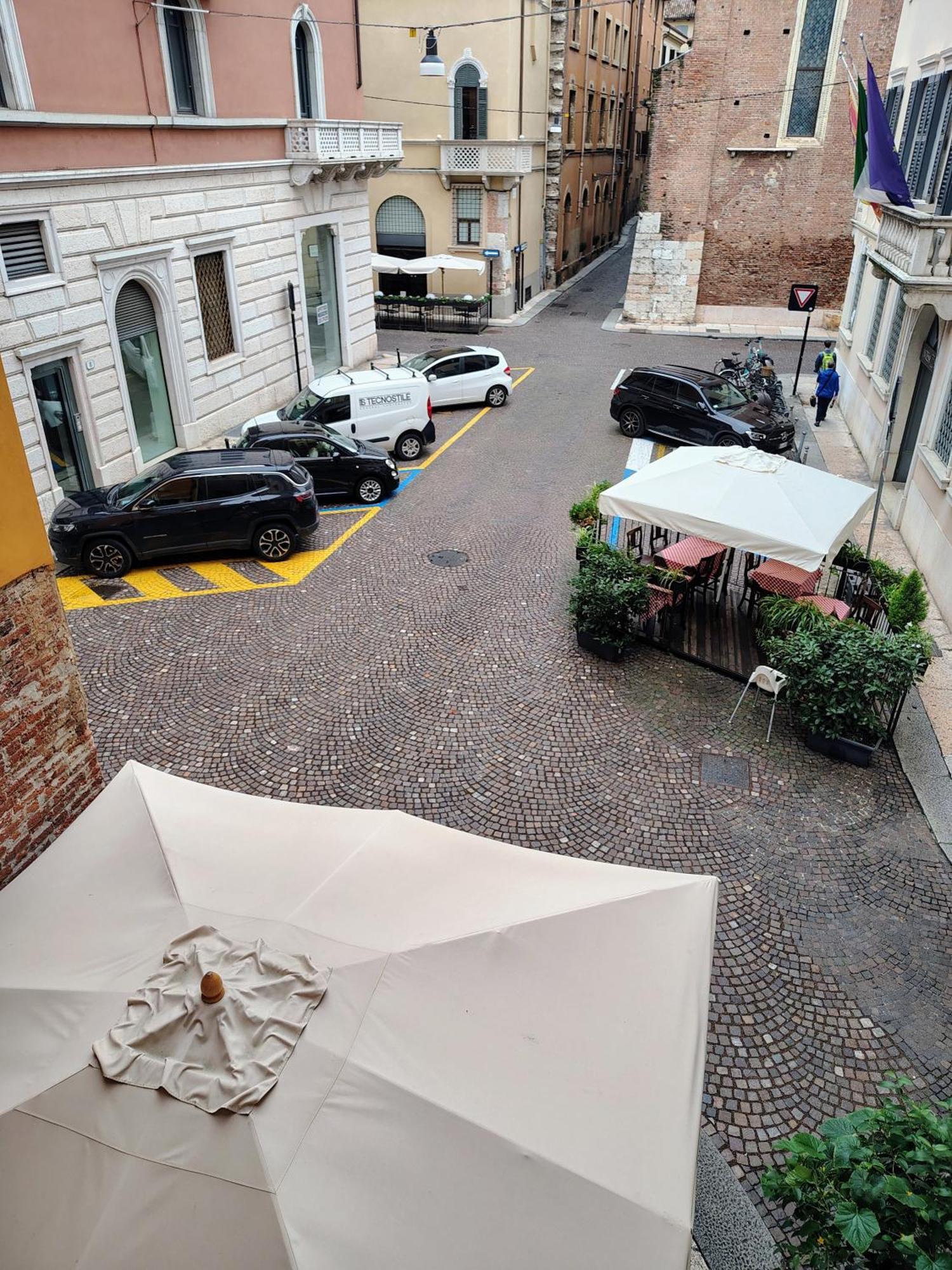 Italianflat - Rentroom Old Town - 200Mt To Arena Verona Exterior photo