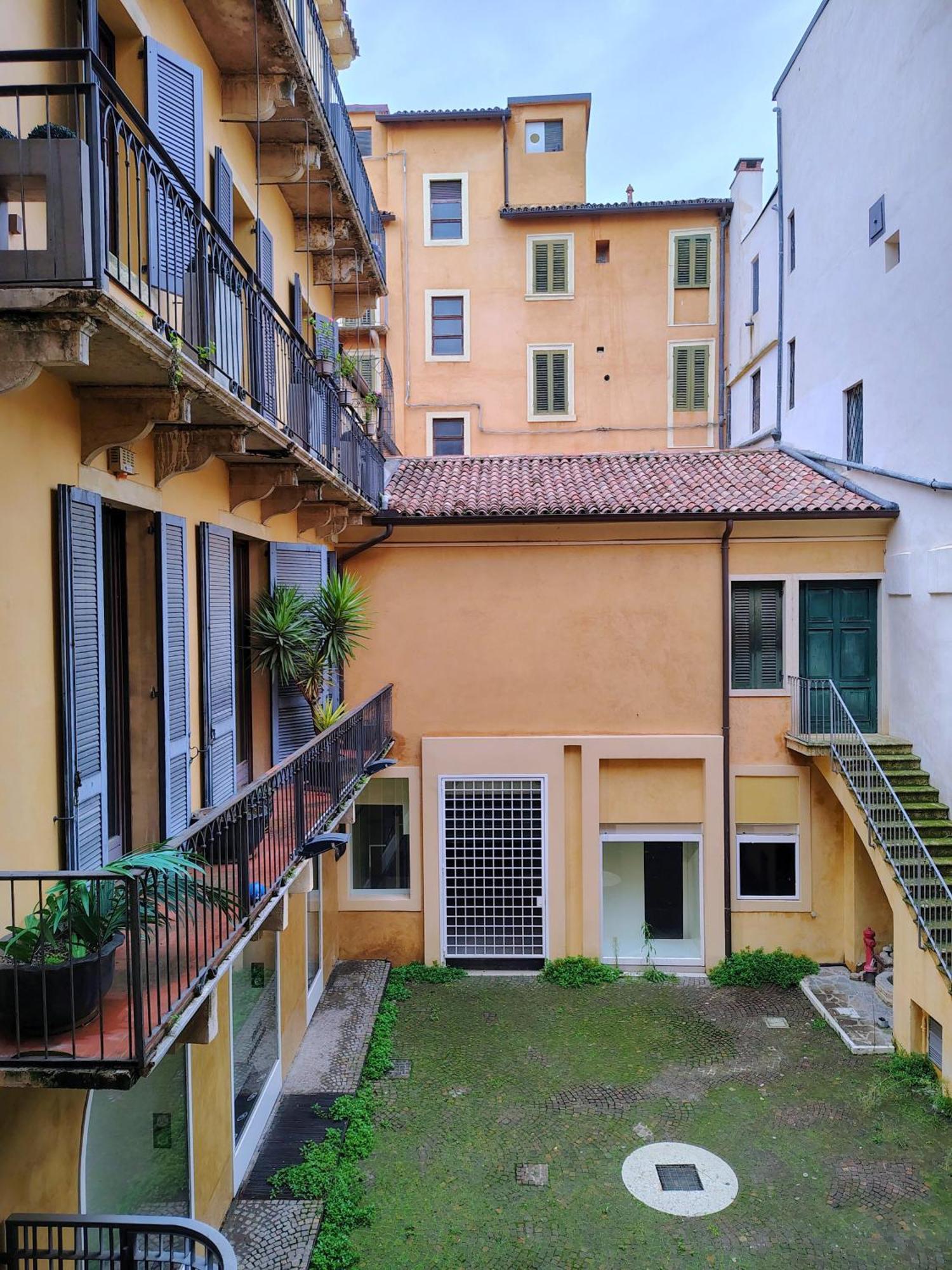 Italianflat - Rentroom Old Town - 200Mt To Arena Verona Exterior photo